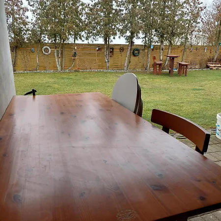 Jaeger-lodge Nyaraló Lócs